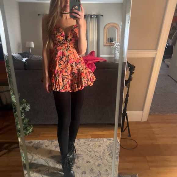 Party dress - Picture 1 of 3